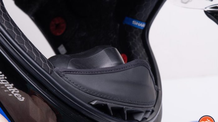 Locking lift tab in Race-R Pro GP Spoiler Lorenzo Winter Test Edition Helmet Locking lift tab in Race-R Pro GP Spoiler Lorenzo Winter Test Edition Helmet