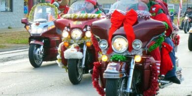 Hot Wheels Chicagoland Toys for Tots Motorcycle Parade 24877