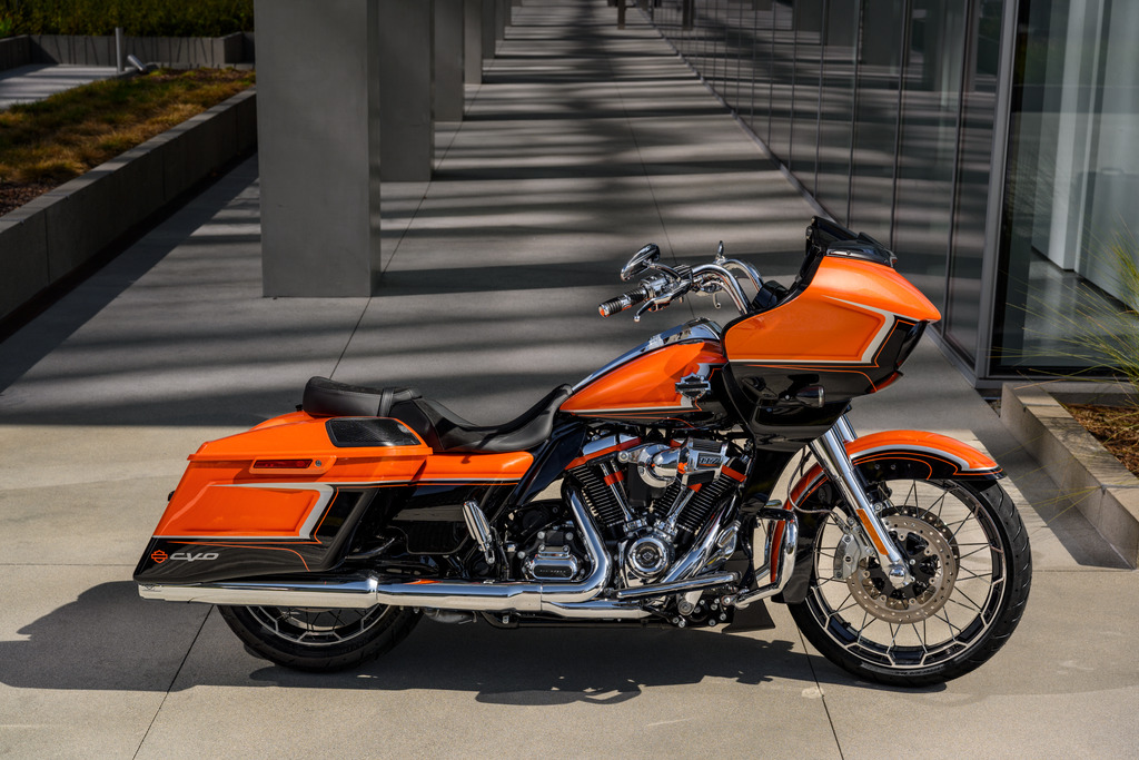 2022 Harley Davidson CVO Road Glide in Wicked Orange Pearl