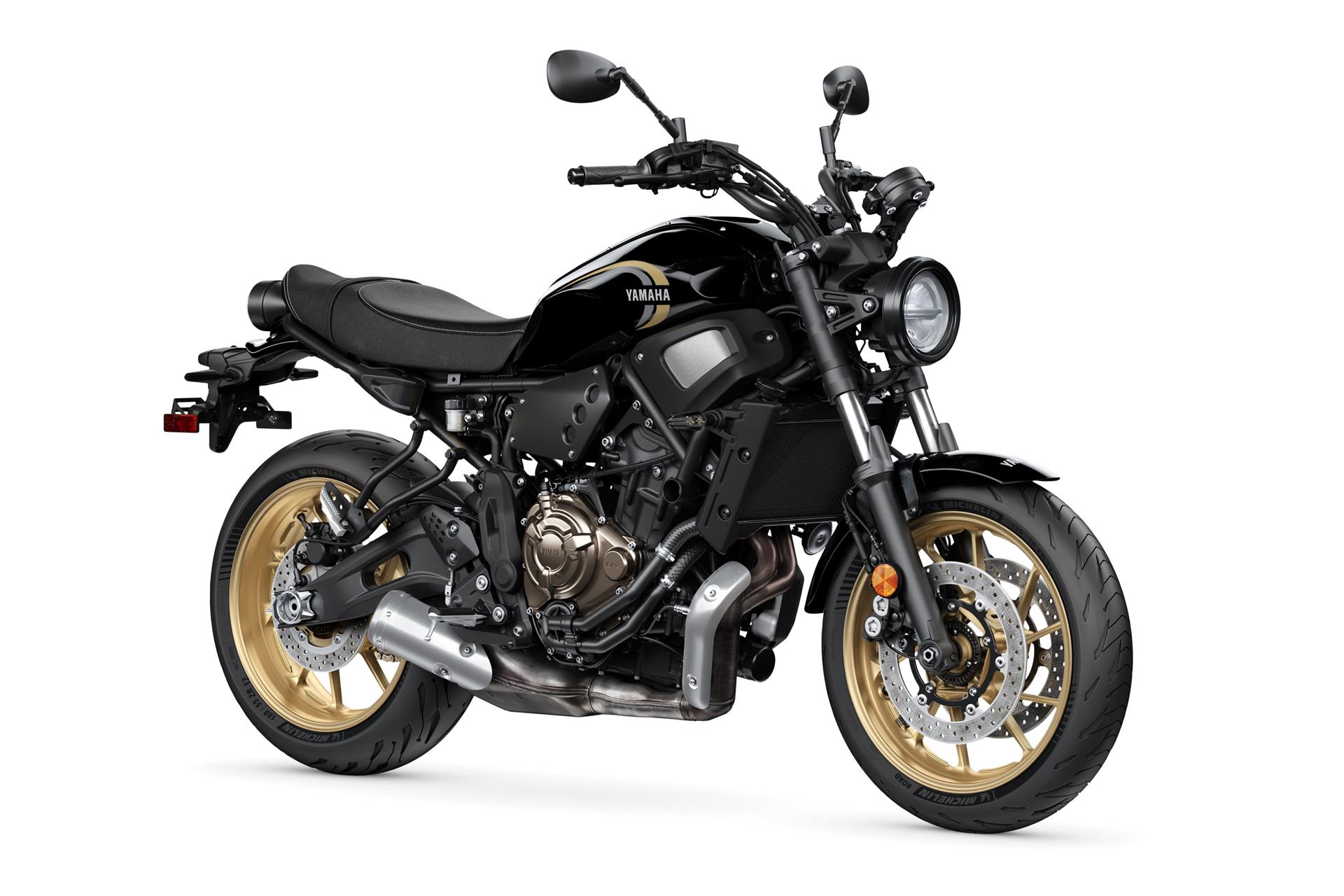 Studio glamour shot fo the 2022 Yamaha XSR700 in Raven black