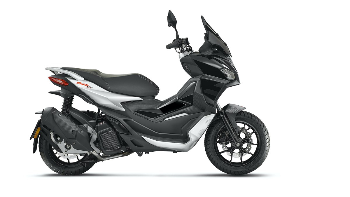 2022 Aprilia SR GT scooter
