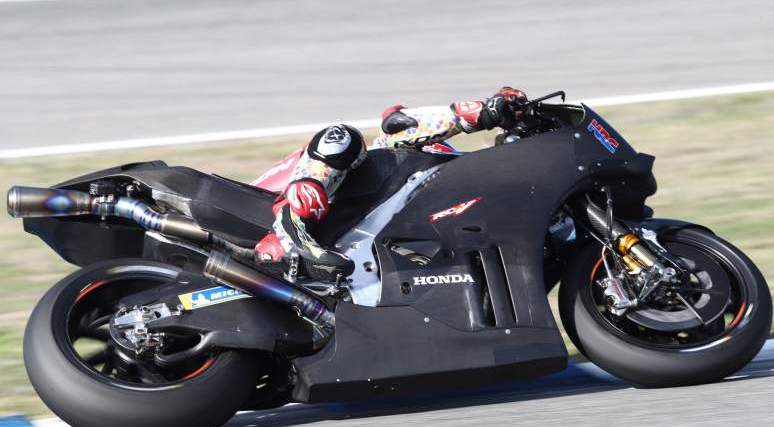 A view of Alex Marquez trying out the new 2022 HRC prototype