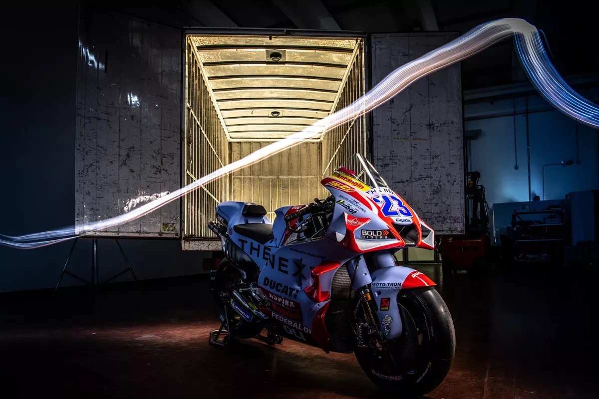 A view of the reveal of Gresini Racing's bikes, complete with the celebration of their two-year contract with Ducati Corse