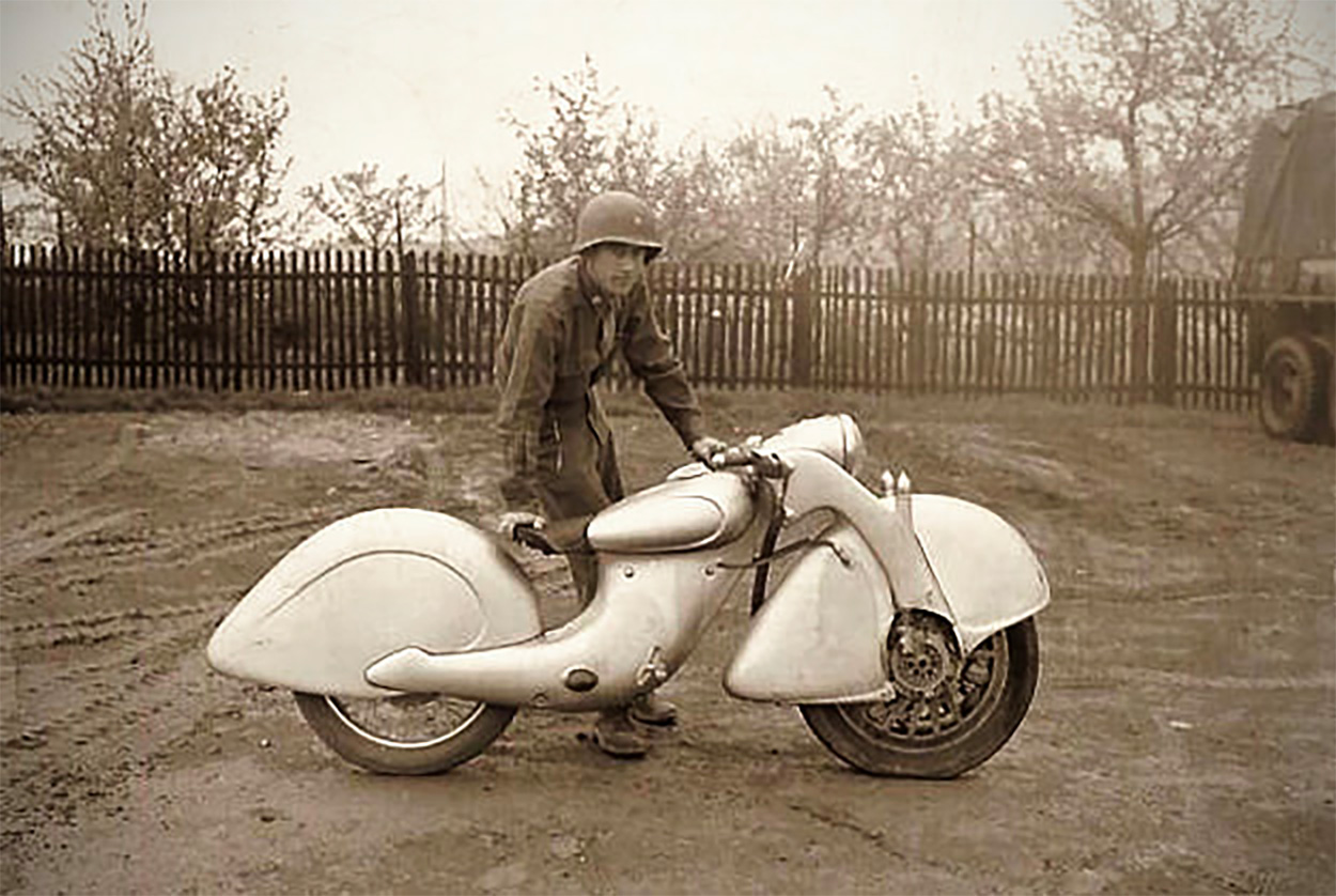 The Killinger & Freund Motorcycle from 1938 with an American soldier in 1945