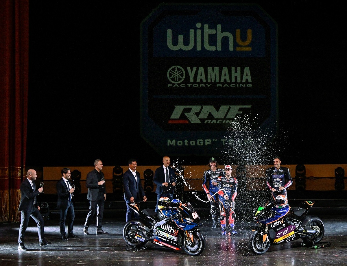 A vie of the new MotoGP machines that the WithU Yamaha RNF Team will be riding for the 2022 season in both MotoGP and MotoE classes