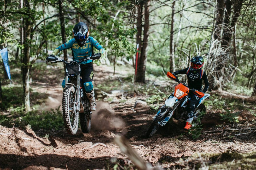 A view of off-roading motorcycles, with media used to depict the re-integration of racing team Mugen into the all-new electric off-roading series, E-Xplorer