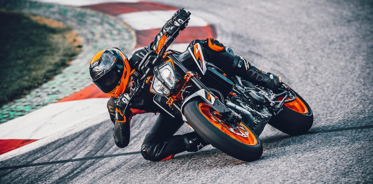 A view of the 2021 KTM 890 Duke R