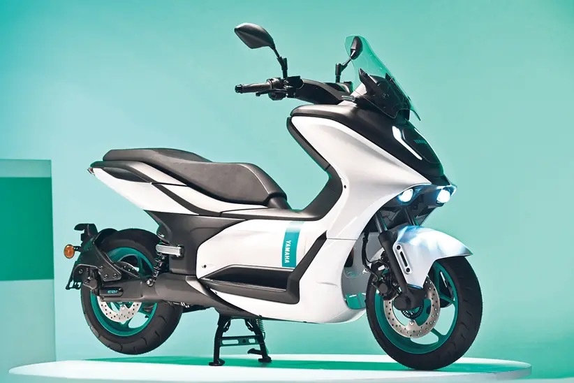 A view of the new electric lineup offered by Yamaha with focus on teh collab between yamaha and Gogoro for small-displacement electric machines set to sync up to a charging network