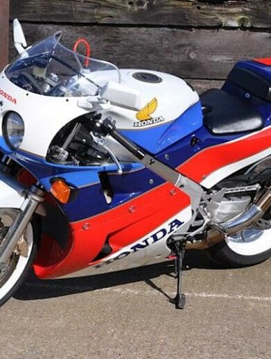 a rare 1988 Honda VFR-750R RC30 WSBK homologation special “finished in blue, white, and red that was owned by marque specialist Rick Oliver