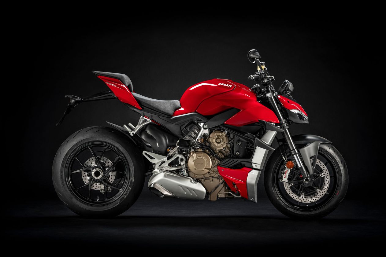2022 Ducati Streetfighter V4 & V4S