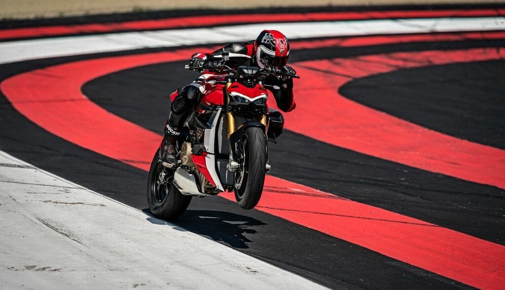 2022 Ducati Streetfighter V4 & V4S