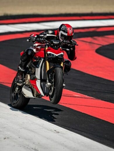 2022 Ducati Streetfighter V4 & V4S