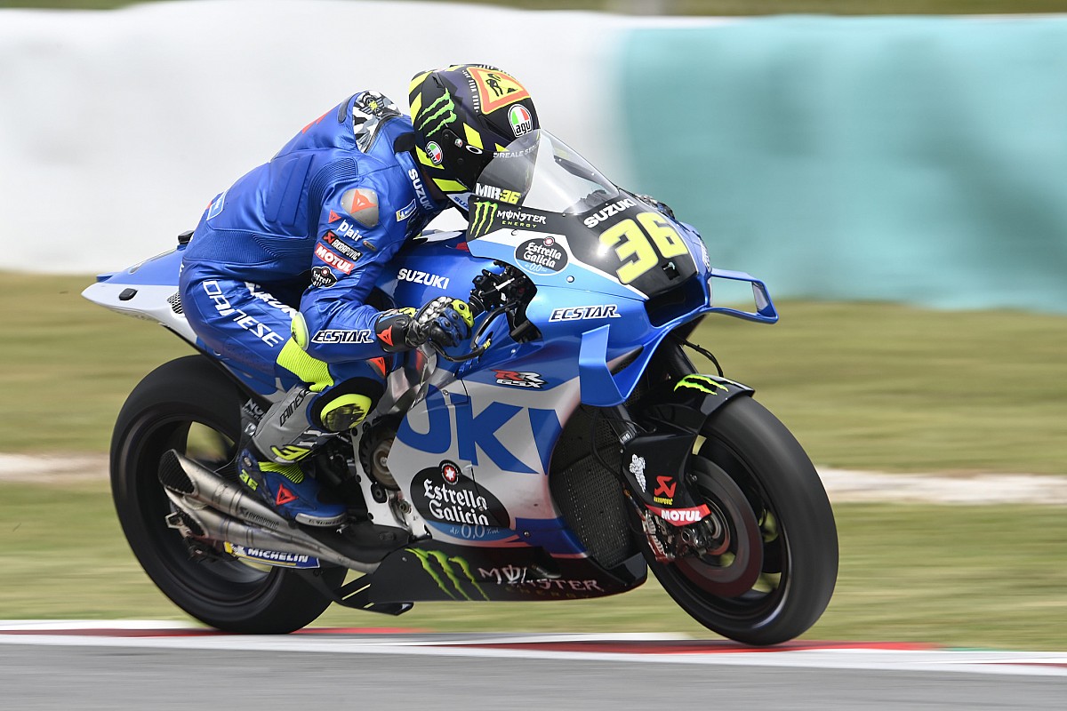 Suzuki's MotoGP machine rounds the bend. Photo courtesy of Motorsport.