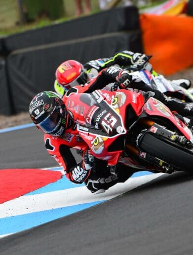 Ducati's machines on the Knockhill Racing Circuit