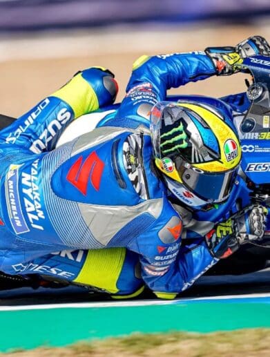 A Suzuki macine on the circuit of MotoGP