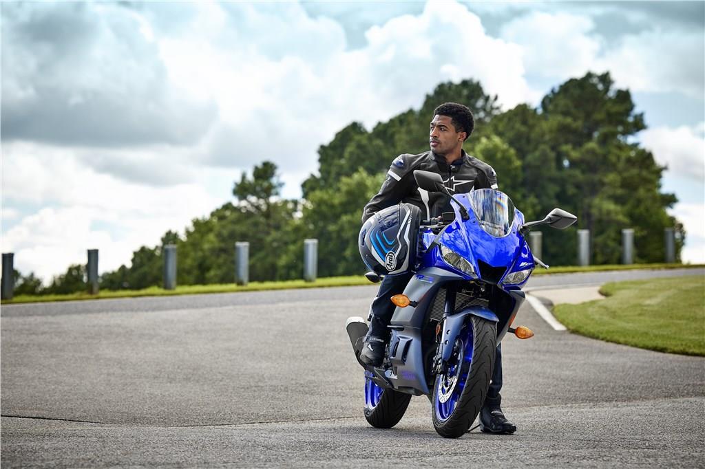 2022 Yamaha YZF-R3 Buyer's Guide: Specs, Photos, Price