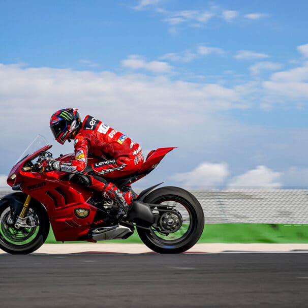 2022 Ducati Panigale V4 / V4 S