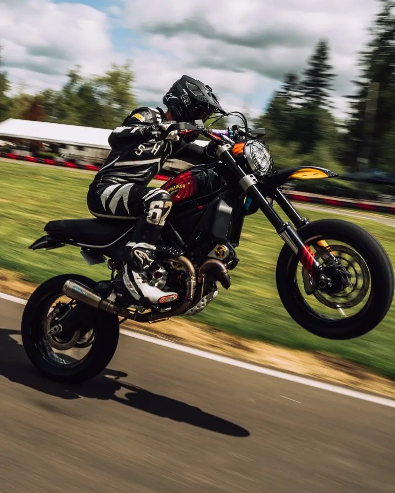 A Ducati ‘Space Jam’ Scrambler – Eye Candy