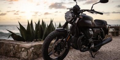 2022 Moto Guzzi V7 Stone E5