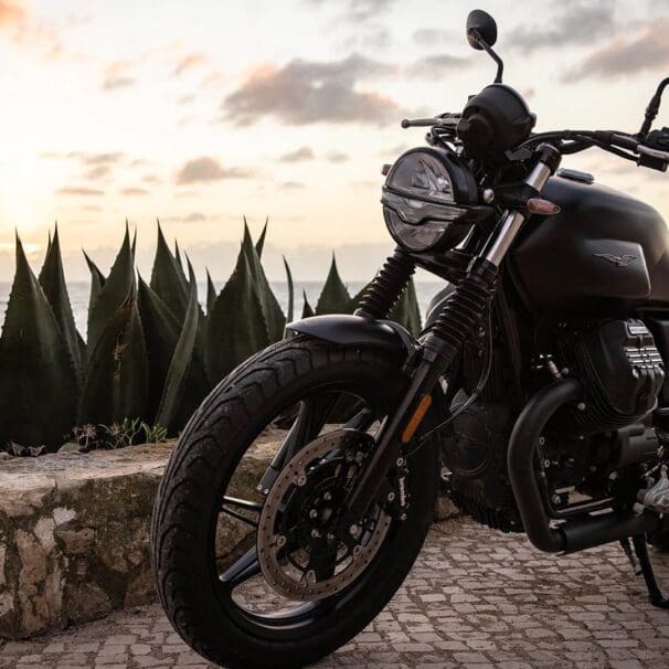 2022 Moto Guzzi V7 Stone E5