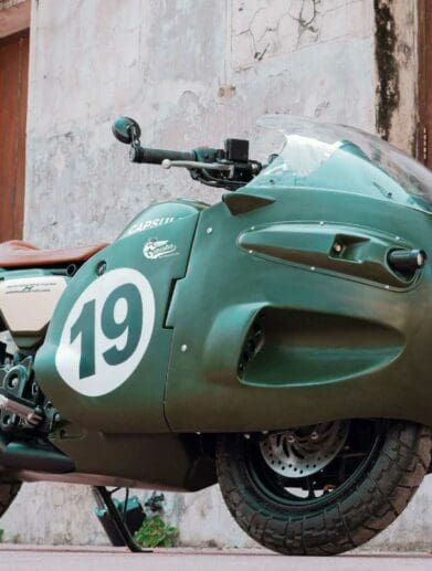 A Dragonball-inspired Honda Monkey from the shop of Ganesha Customs. Media sourced from ZigWheels.