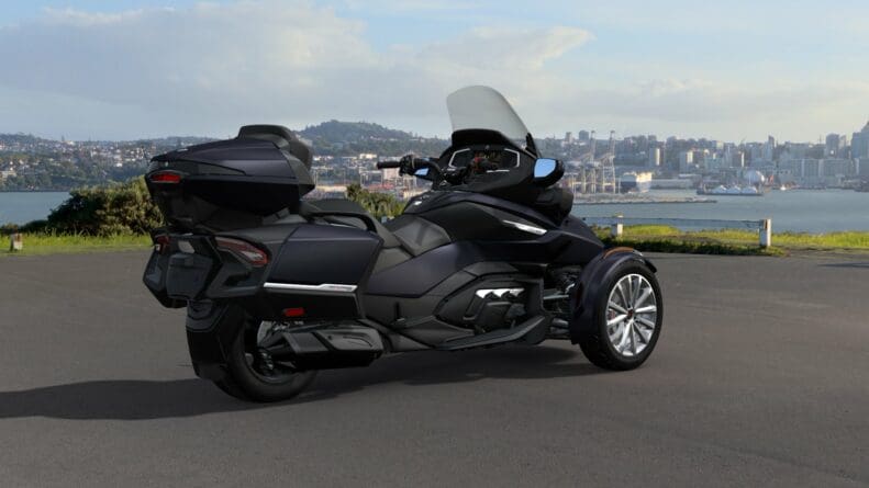 2022 Can-Am Spyder RT Sea to Sky [Specs, Features, Photos] | wBW