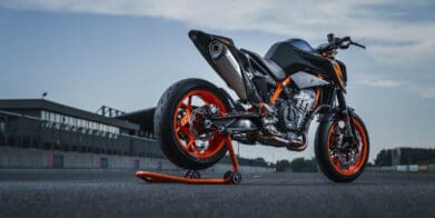 2022 KTM 890 Duke R