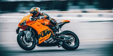 2022 KTM RC 8C