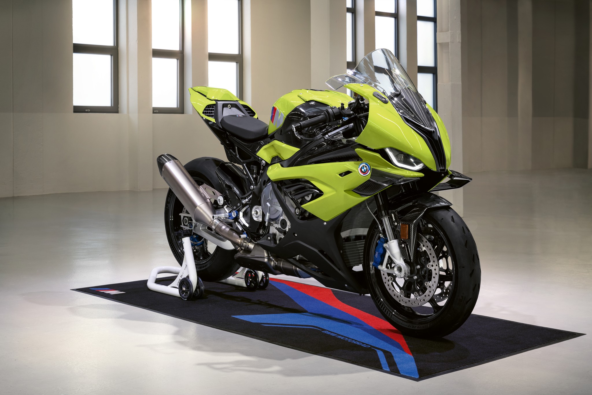  webbikeworld 2022 BMW M1000RR Specs Features Photos 