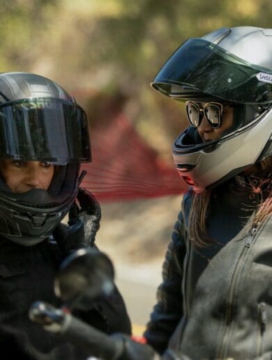 Two motorcycle riders experiencing the two newest members of the Senate Quantum series: The SRL-MESH and the SRL-EXT. All media in this article sourced from the relevant (and recent) press release.