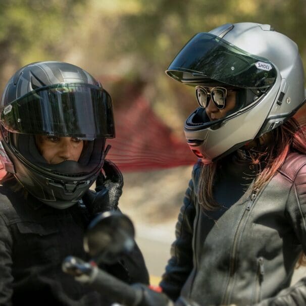 Two motorcycle riders experiencing the two newest members of the Senate Quantum series: The SRL-MESH and the SRL-EXT. All media in this article sourced from the relevant (and recent) press release.