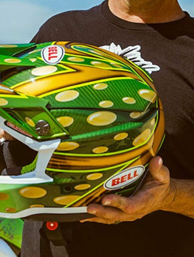 The McGrath Replica 22 in Gloss Gold/Green. All media sourced from Bell Helmets.