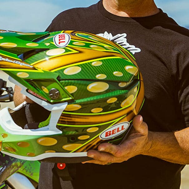 The McGrath Replica 22 in Gloss Gold/Green. All media sourced from Bell Helmets.