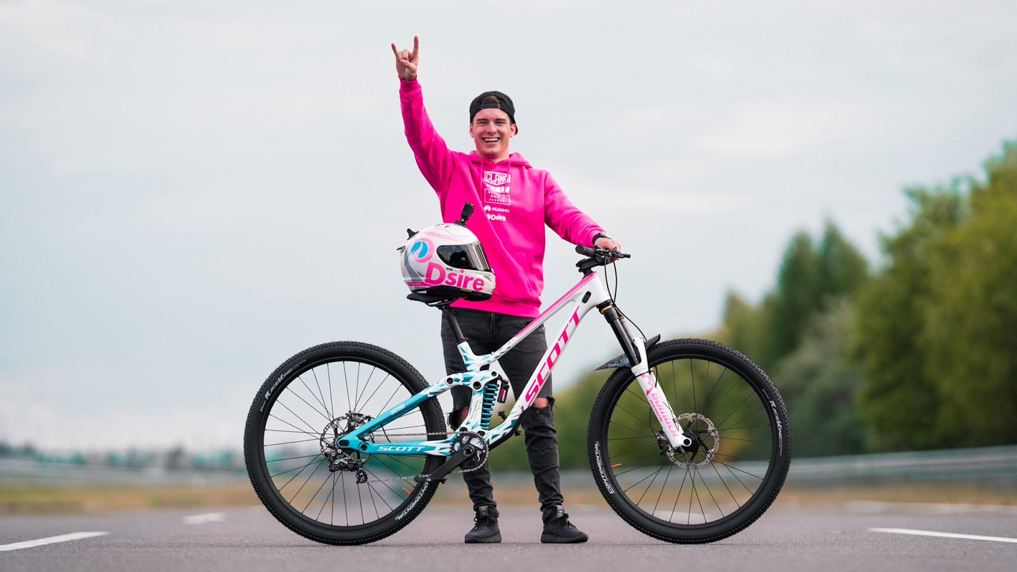 Elias Schwärzler and Geri Gesslbauer cracking the Guiness World Record for 'fastest ever standard bicycle towed by a motorbike.' Media sourced from Bike Perfect.