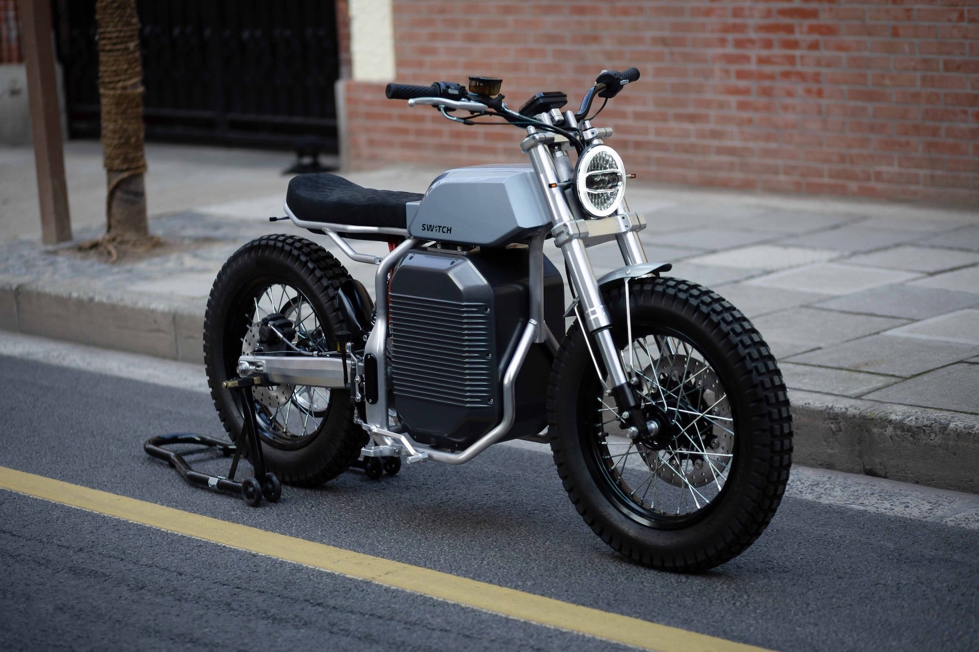 Switch's eScrambler - the world's first electric scrambler. Media sourced from Electrek.