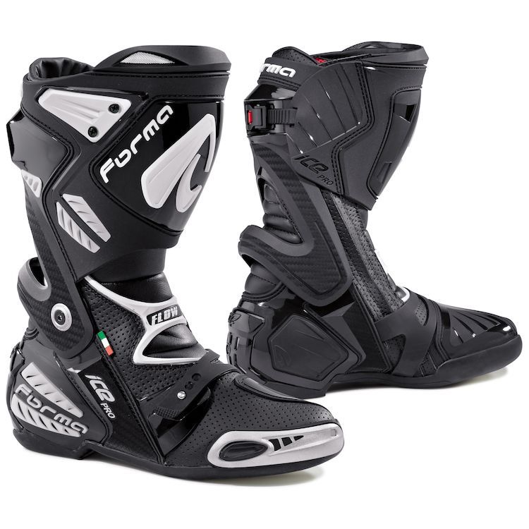 Forma Ice Pro Flow boots, with the exoskeletal support structure around the heel, ankles, lower calf and lower shin