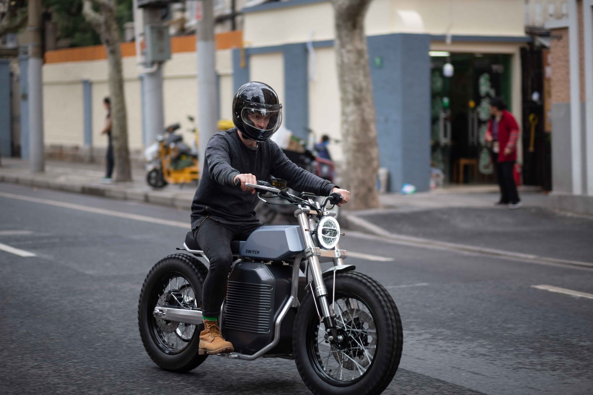 Switch's eScrambler - the world's first electric scrambler. Media sourced from Electrek.