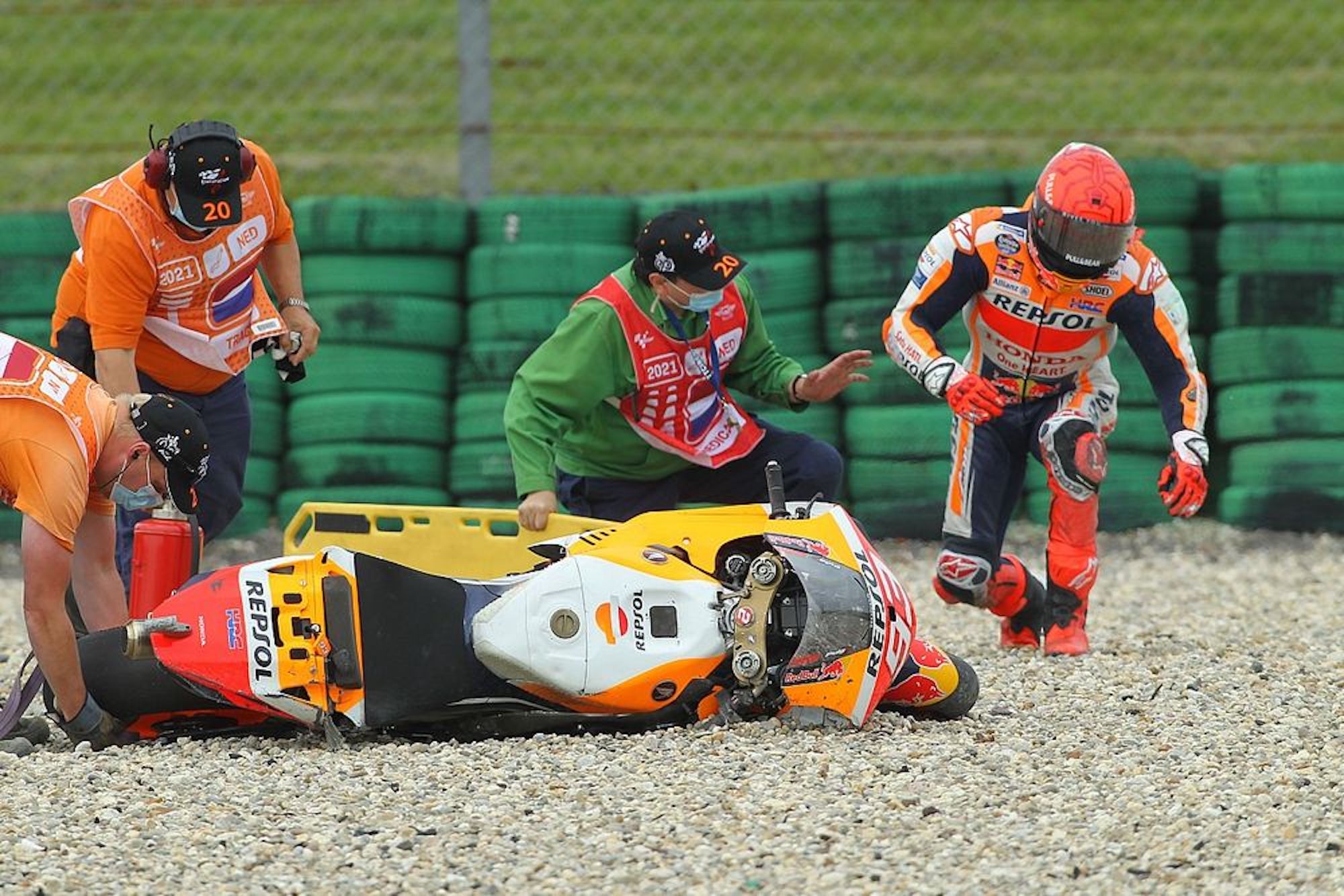 Marc Marquez crashing out. Media sourced from Auto Sport.