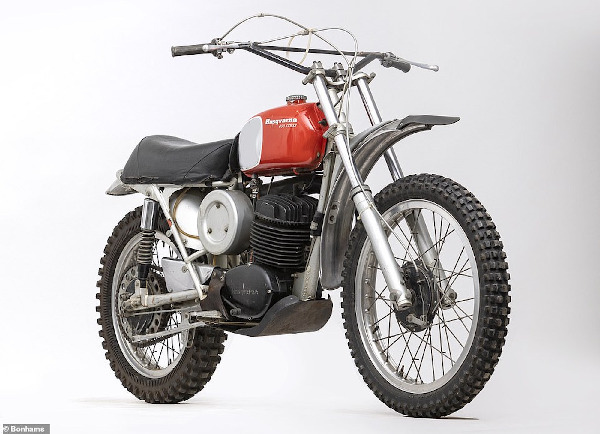 Steve McQueen's Husqvarna Cross 500, which just sold at auction. Media sourced from Public News Time.