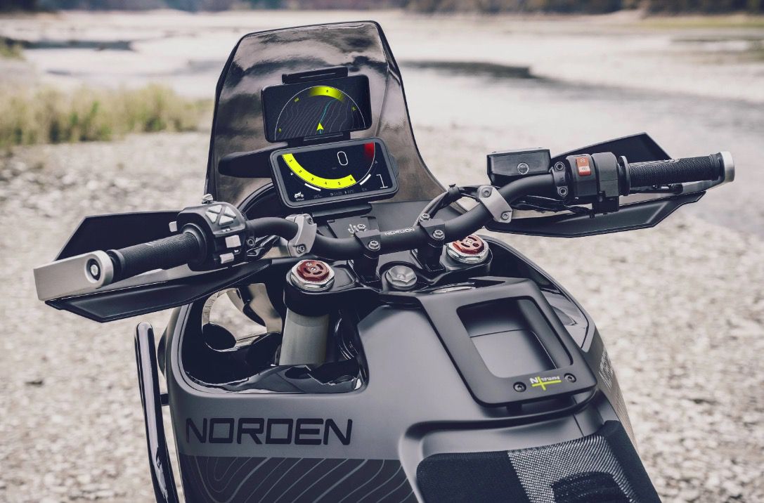 The prototype Norden 901 cockpit featured a phone mount above the display.