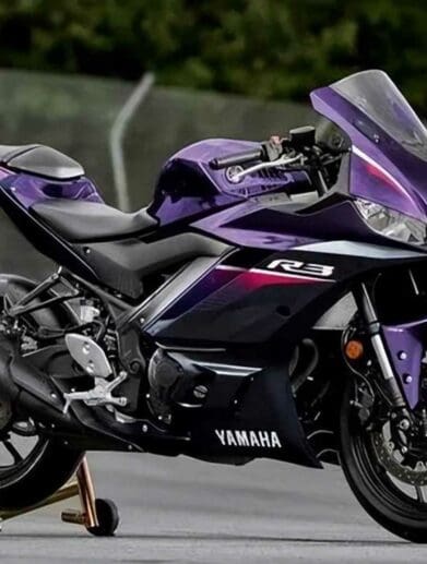 Yamaha's 2023 YZF-R3. Media sourced from RideApart.