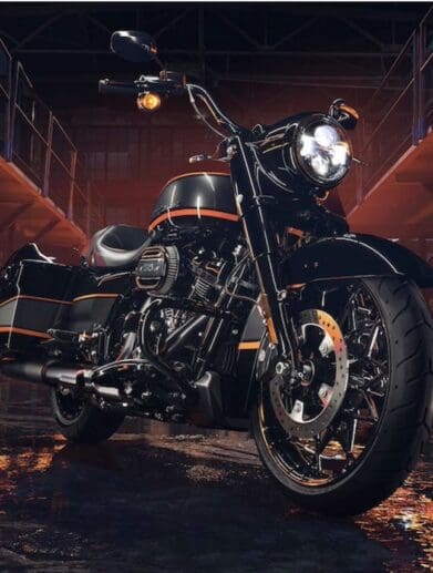 The Apex colorway, inspired from Halrey's iconic XR750 Flat Track Racer. Media sourced from Harley-Davidson's website.