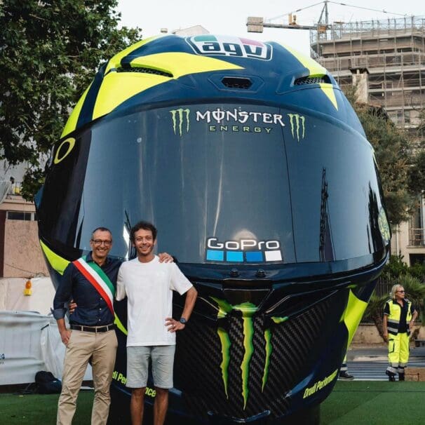 The world's biggest motorcycle helmet, featuring the source of inspiration - Valentino Rossi - beside the thing for comparison. Media sourced from Top Speed.