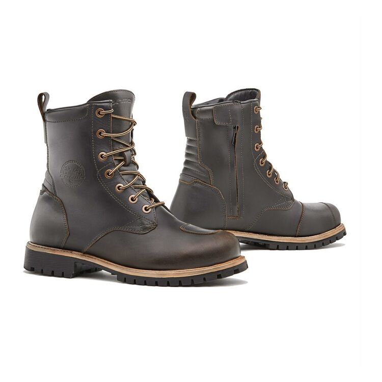 Forma Legacy Boots in brown