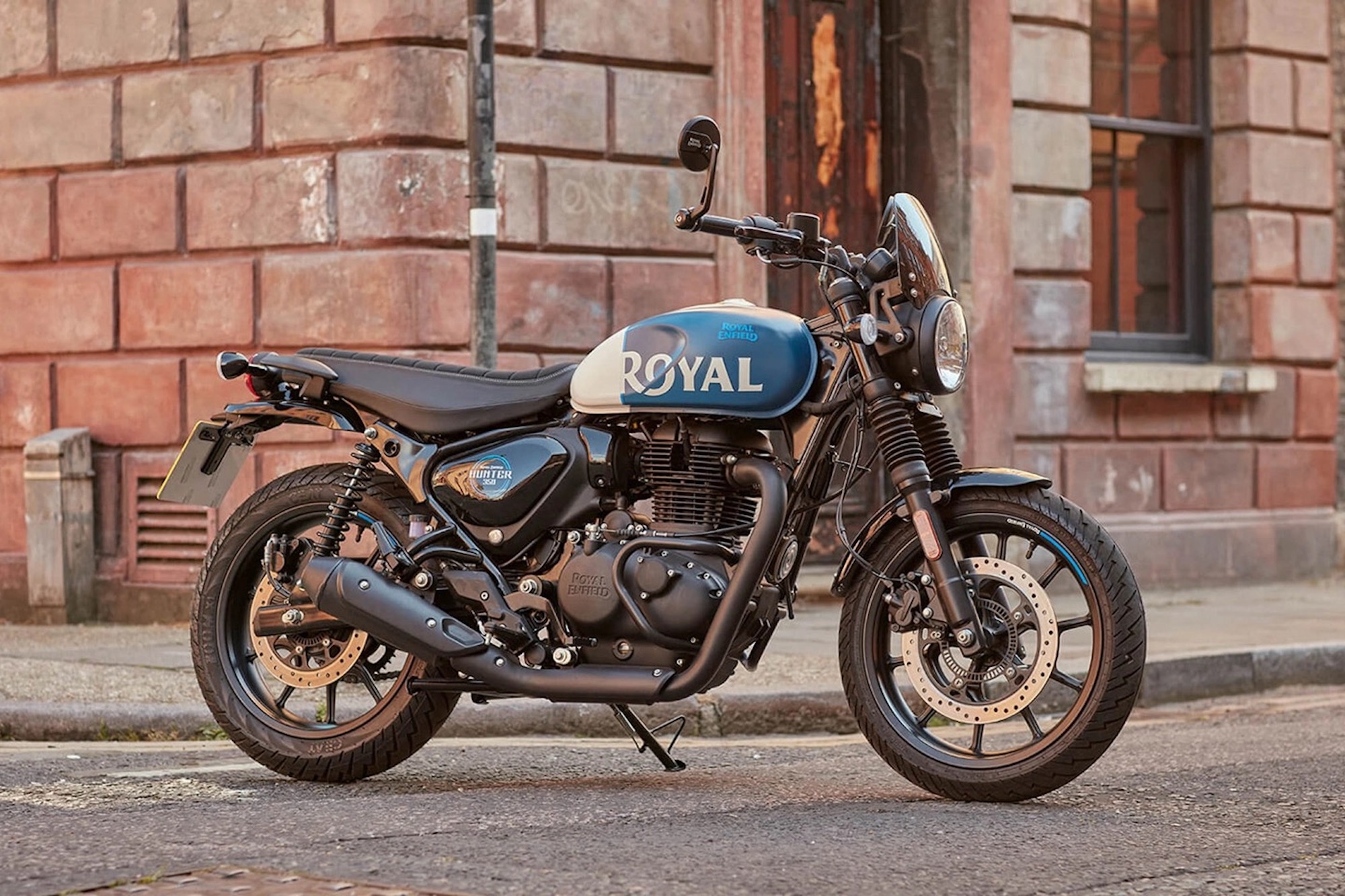 The Royal Enfield Hunter 350. Media sourced from MCN.