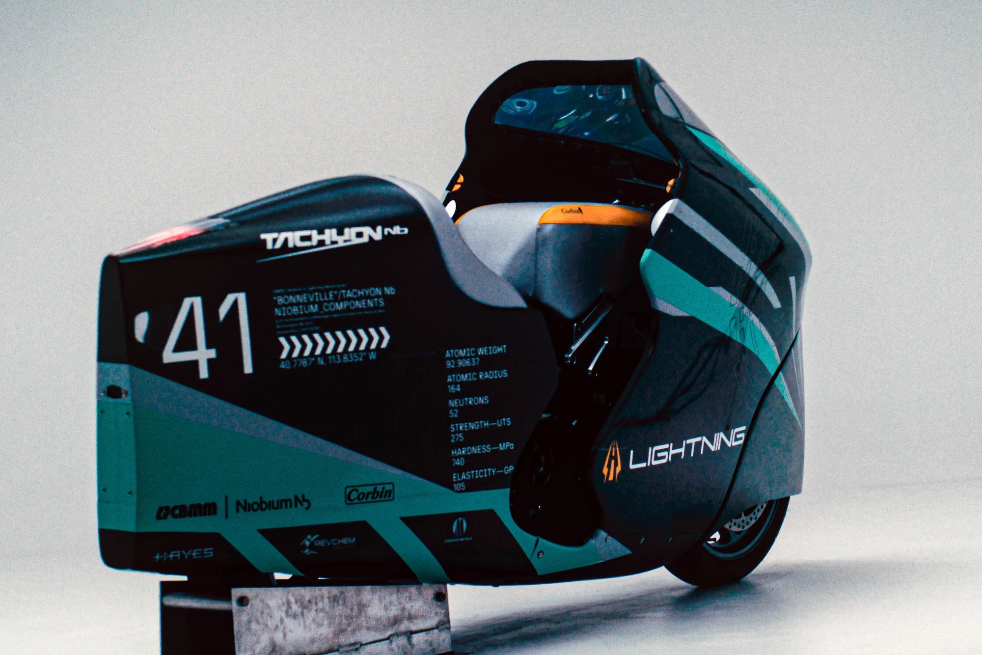 Lightning Motorycles' Tachyon nb - a new contender for the electric land speed record. Media sourced from New Atlas.