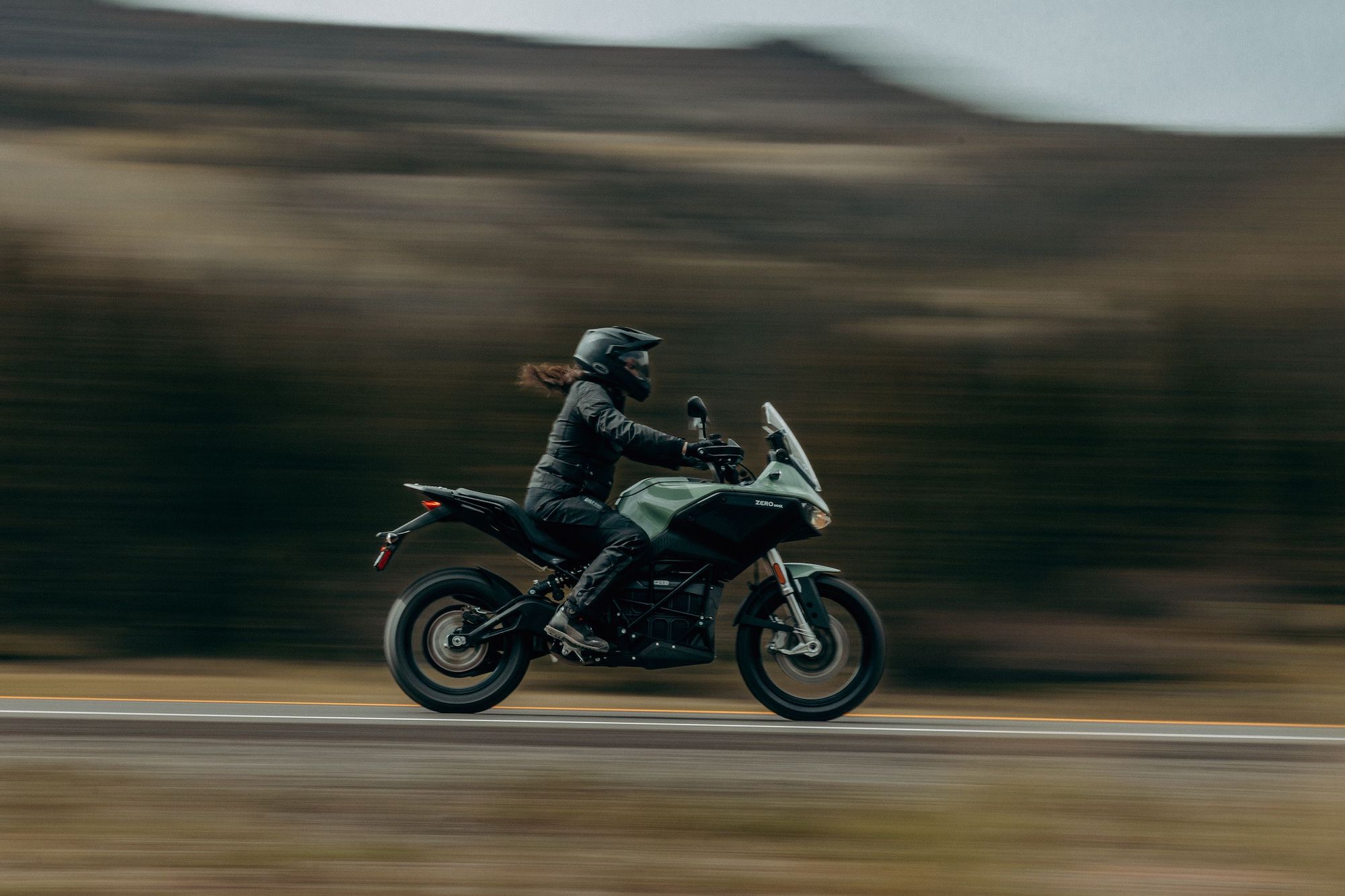 Zero Motorcycles' DSR/X. Media sourced from Gear Patrol.