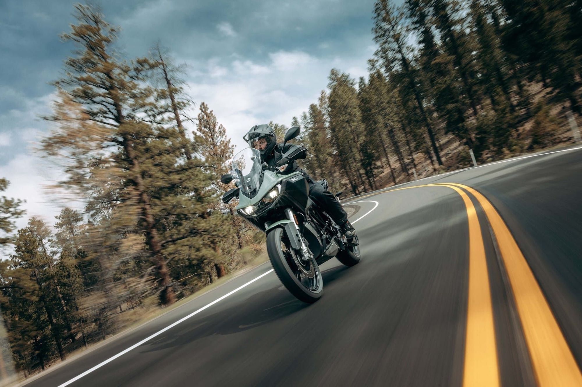 Zero Motorcycles' DSR/X. Media sourced from Live USA Today.