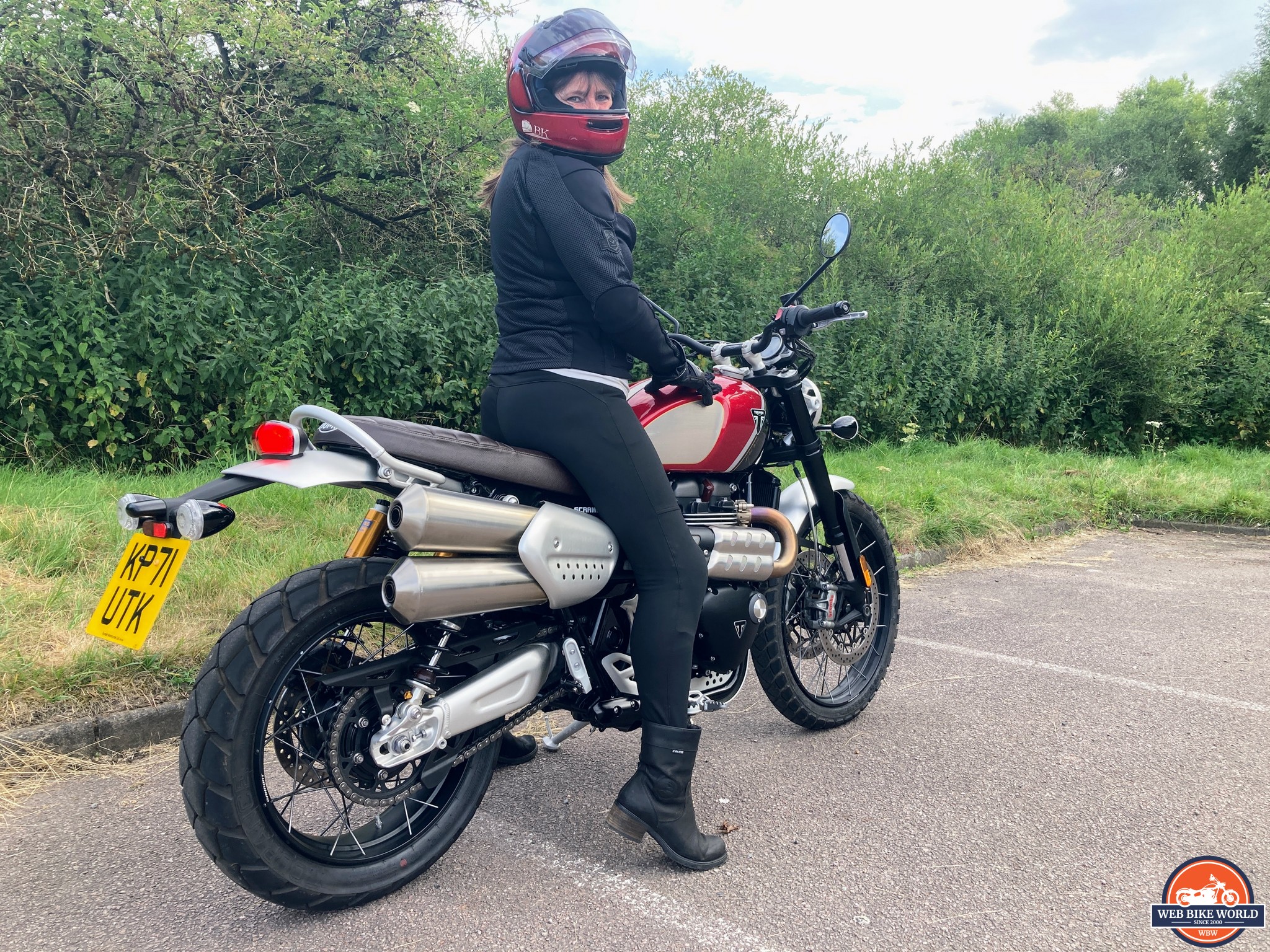 Rider wearing the Oxford AA leggings on a Triumph Scrambler 1200 XC