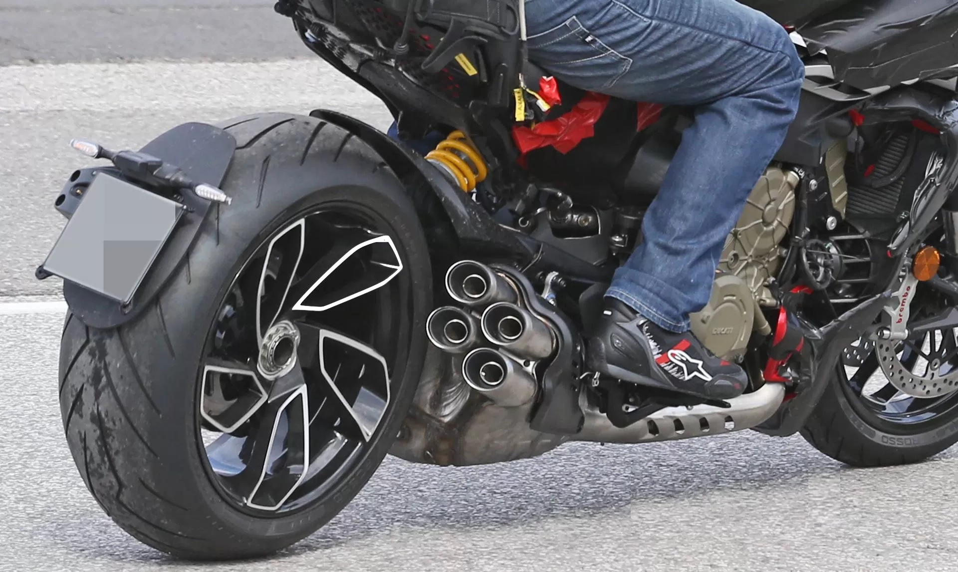 A spy shot of the Ducati Diavel V4. Media sourced from RideApart.